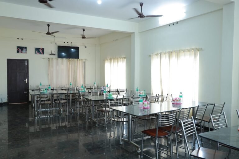 Dorm-in-Kanyakumari-restaurant